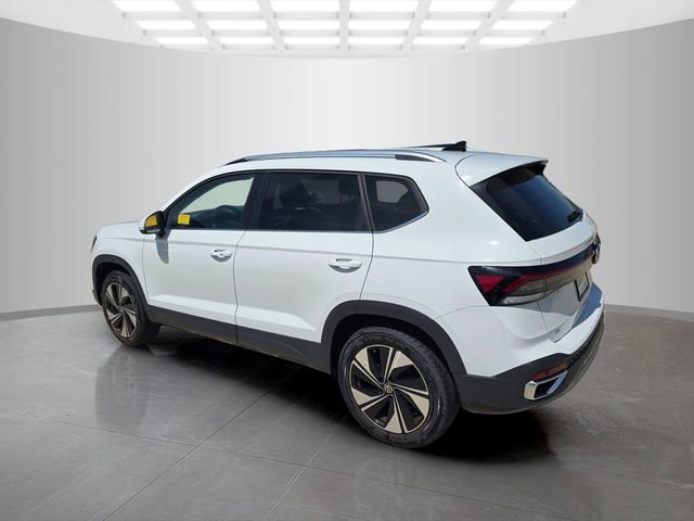 Used 2025 Volkswagen Taos SE AWD/4WD image 6