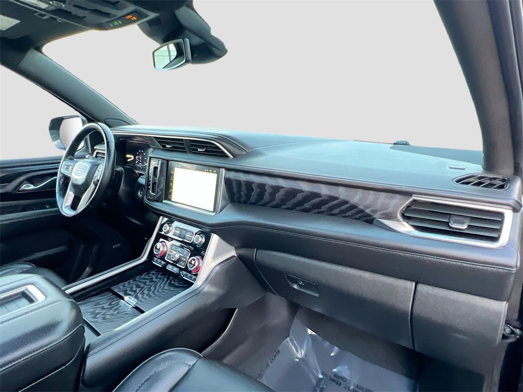 Used 2024 GMC Yukon XL Denali image 32