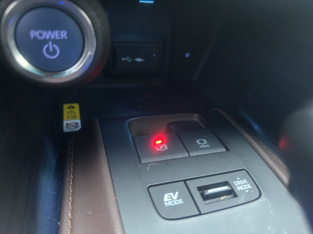 Used 2021 Toyota Venza XLE image 14