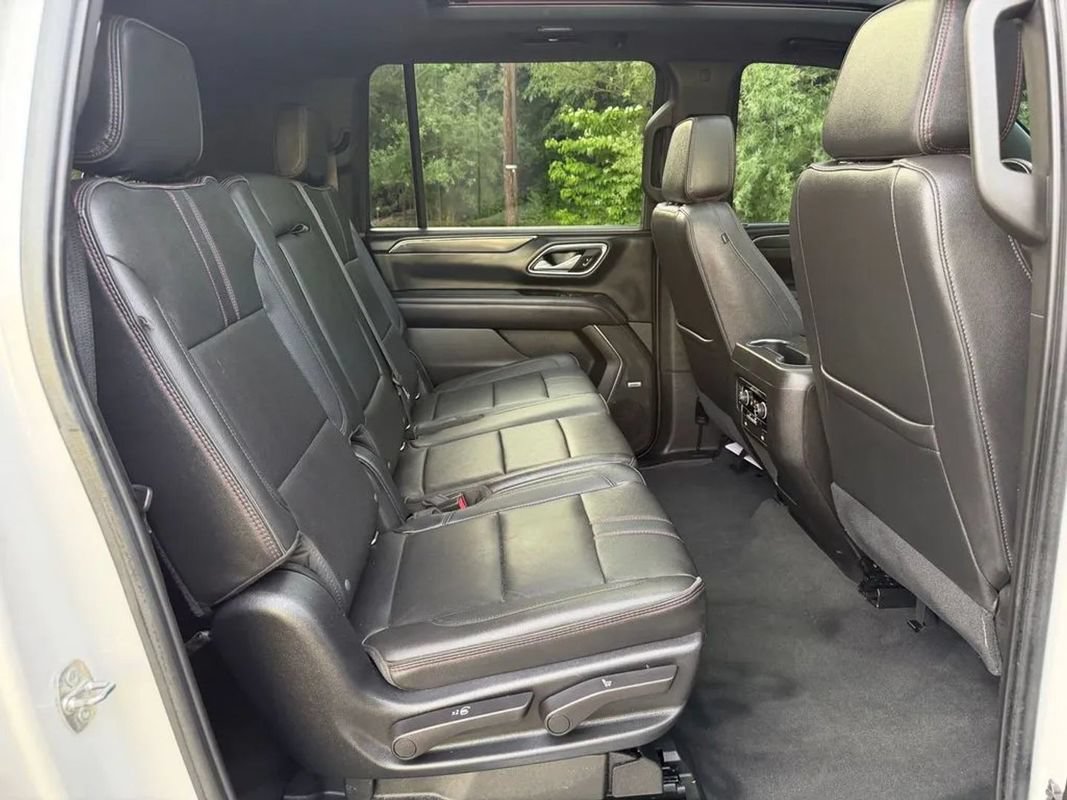 Used 2021 Chevrolet Suburban RST RWD image 35