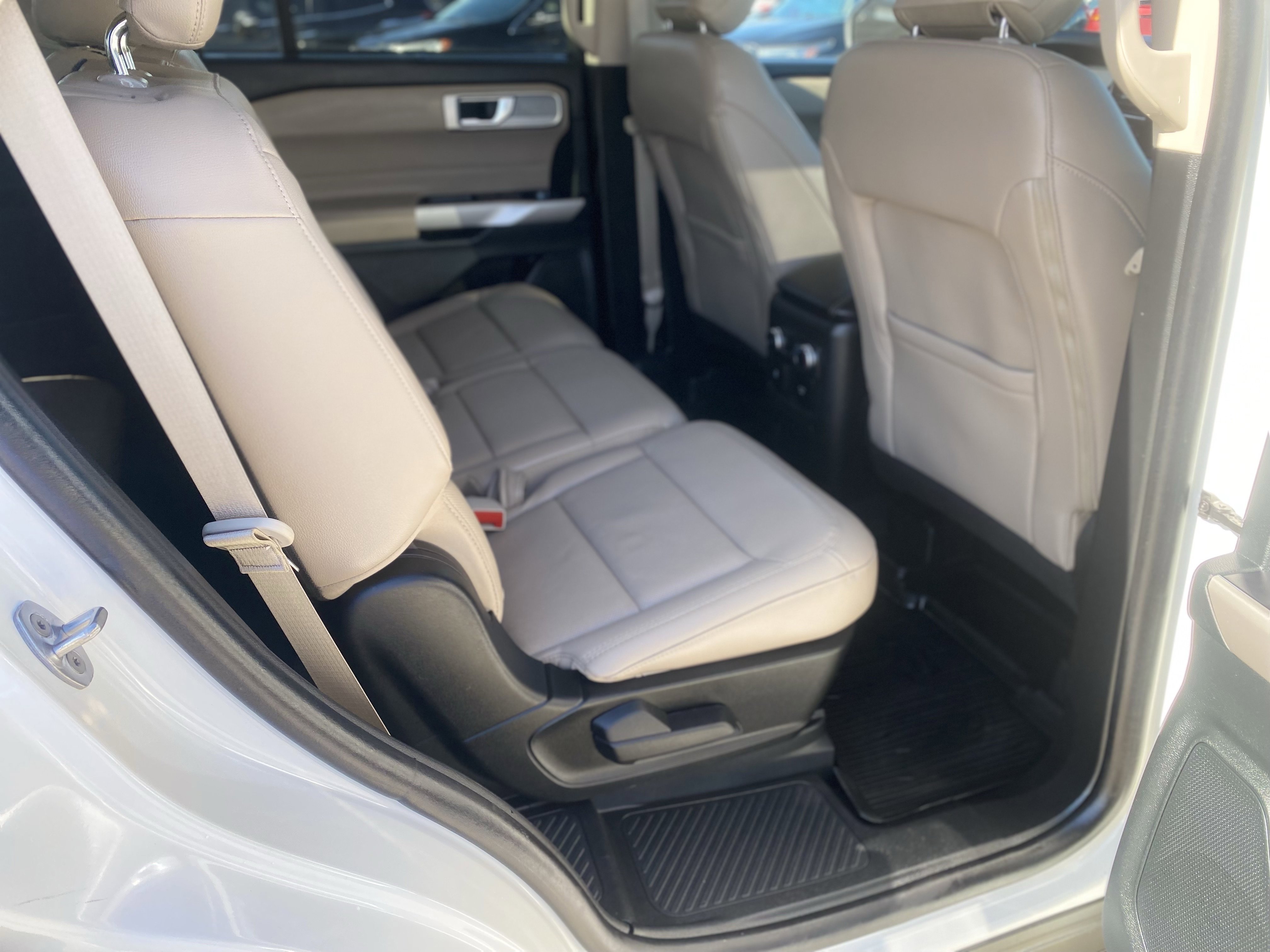 Used 2023 Ford Explorer Limited w/ Equipment Group 301A AWD/4WD image 12