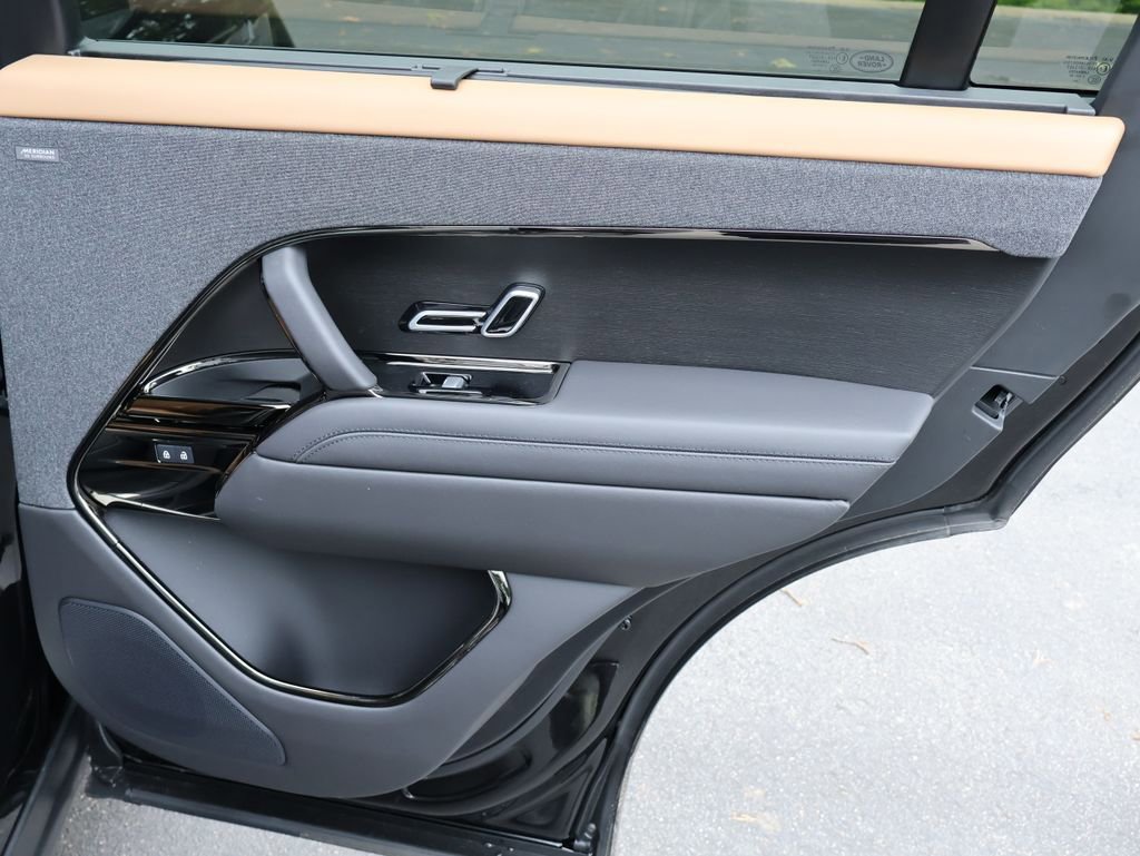 New 2026 Land Rover Range Rover Sport Dynamic SE AWD/4WD image 14