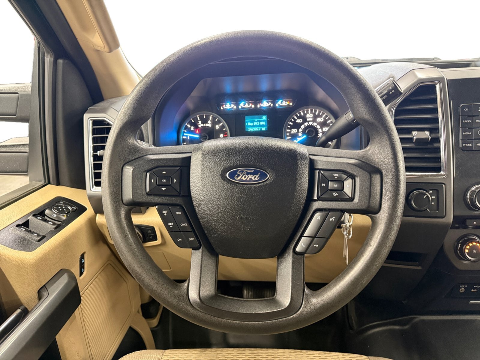 Used 2015 Ford F150 XLT AWD/4WD image 16