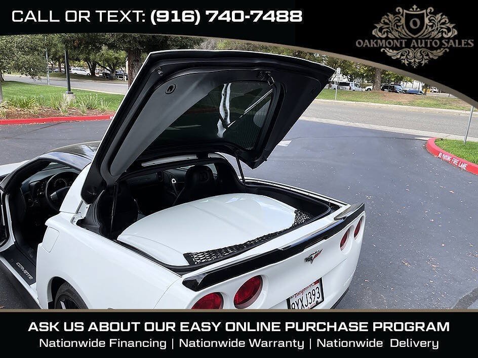 Used 2011 Chevrolet Corvette Coupe w/ 1LT RWD image 18