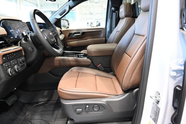 New 2026 Chevrolet Suburban High Country AWD/4WD image 11