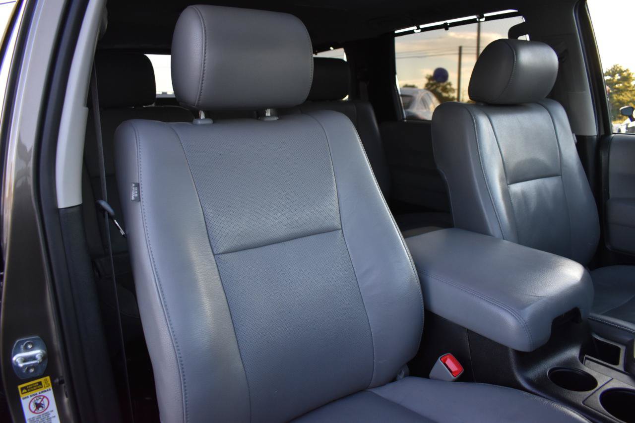 Used 2014 Toyota Sequoia Platinum RWD image 35