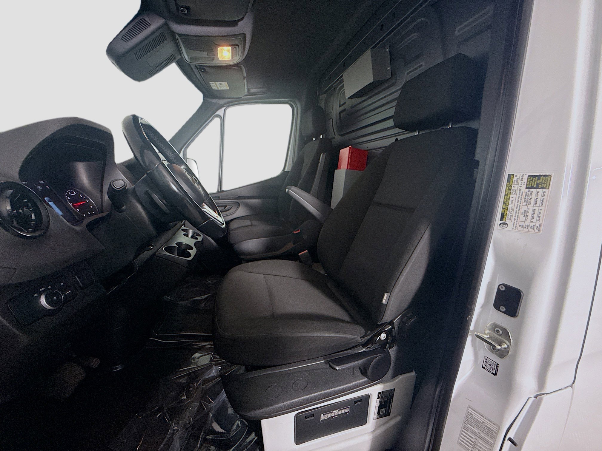 Used 2022 Mercedes-Benz Sprinter 1500 image 22