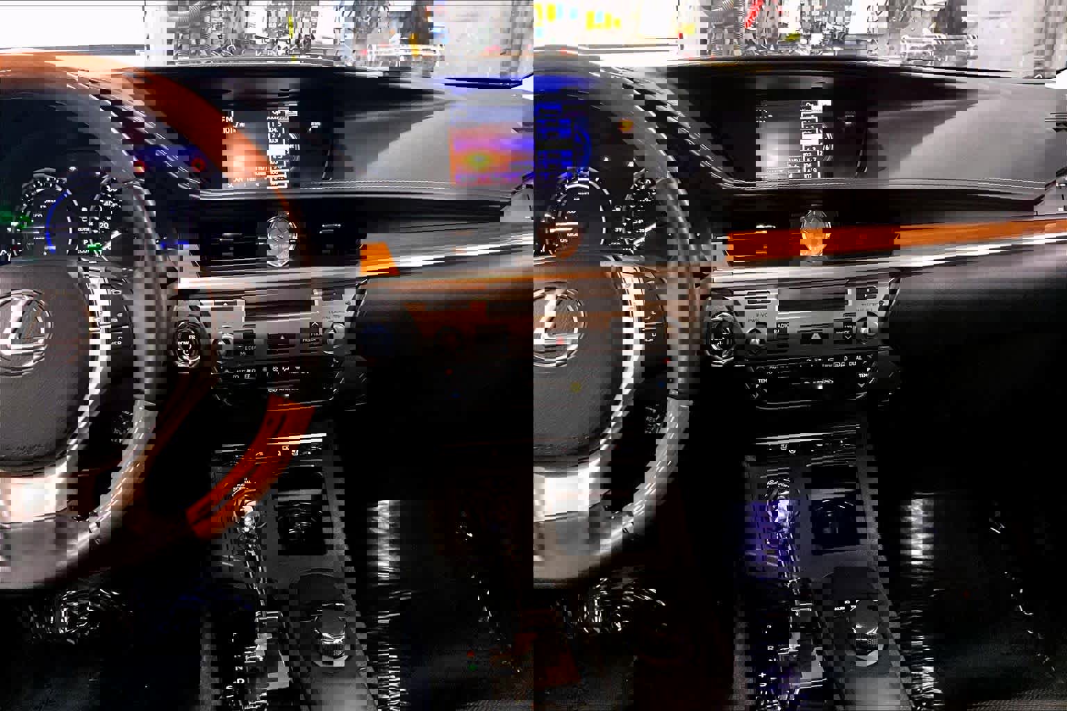 Used 2013 Lexus ES 300h w/ Luxury Pkg image 7