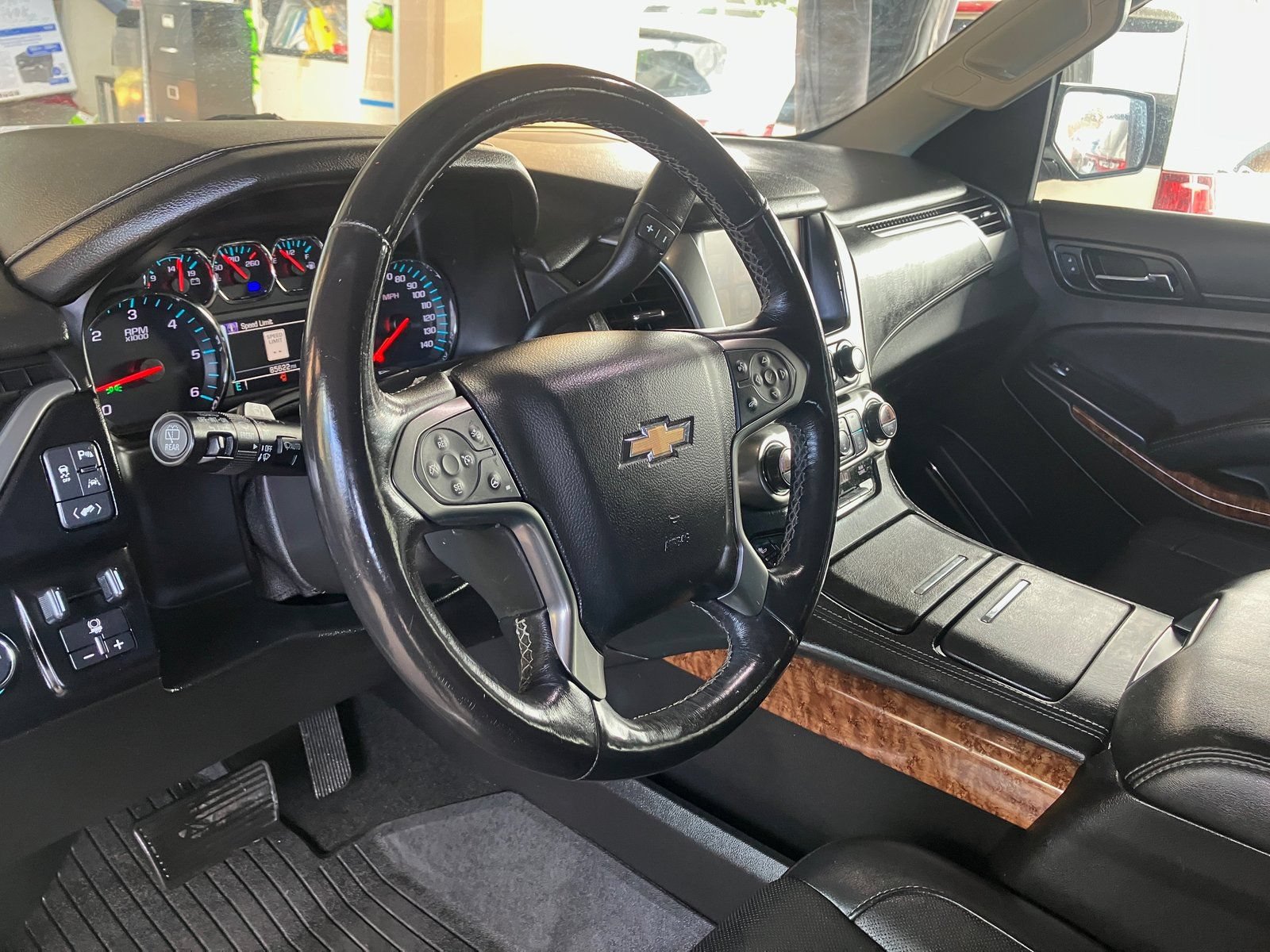 Used 2018 Chevrolet Tahoe Premier w/ RST 6.2L Performance Edition AWD/4WD image 10