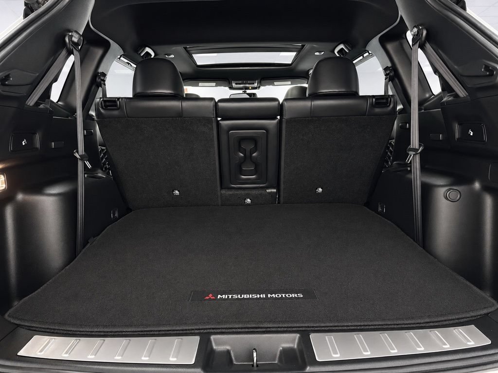 Used 2023 Mitsubishi Outlander SEL Black Edition AWD/4WD image 11