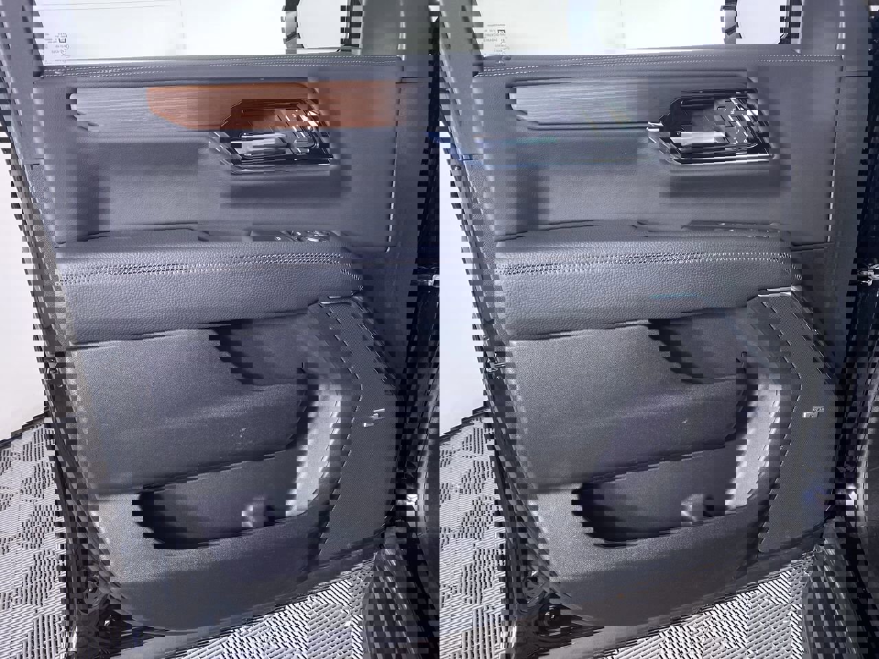 Certified 2025 GMC Yukon Denali image 12