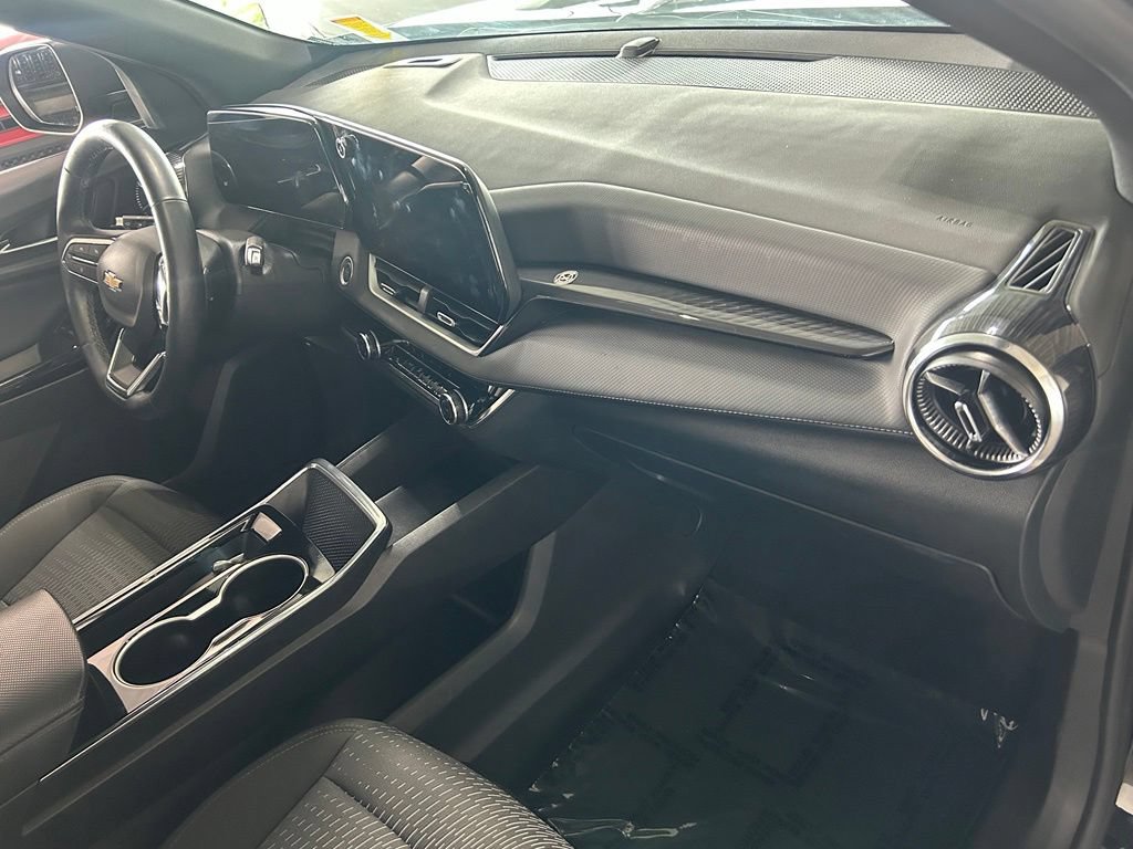 Used 2025 Chevrolet Equinox LT FWD image 35