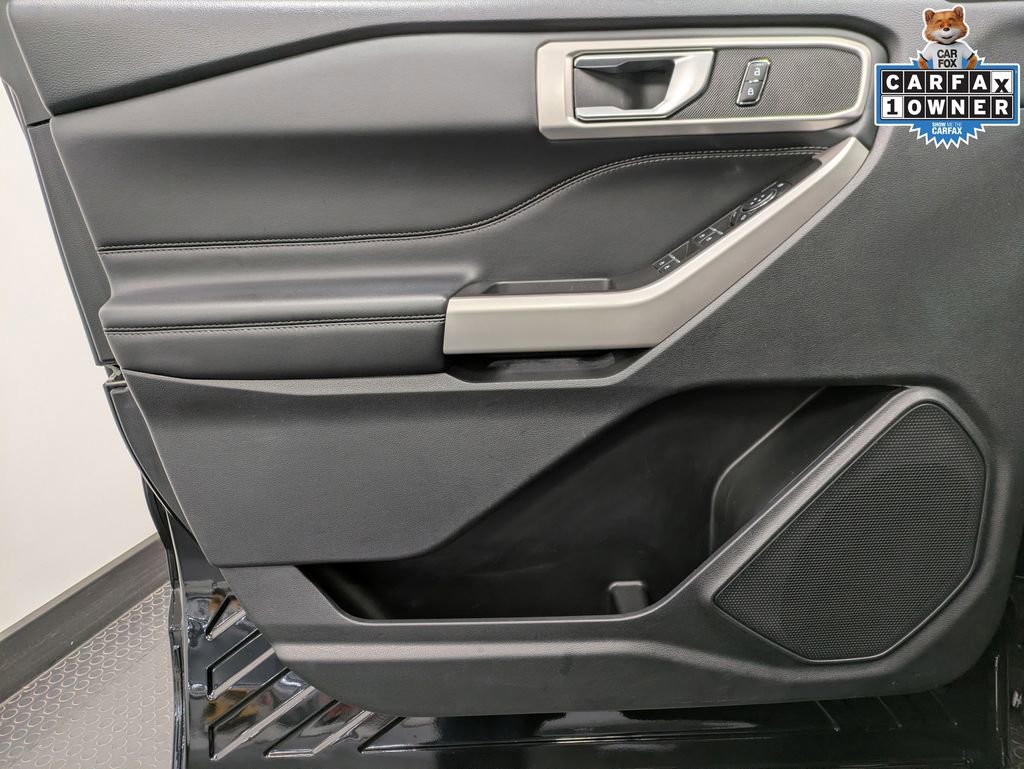 Used 2023 Ford Explorer XLT image 8