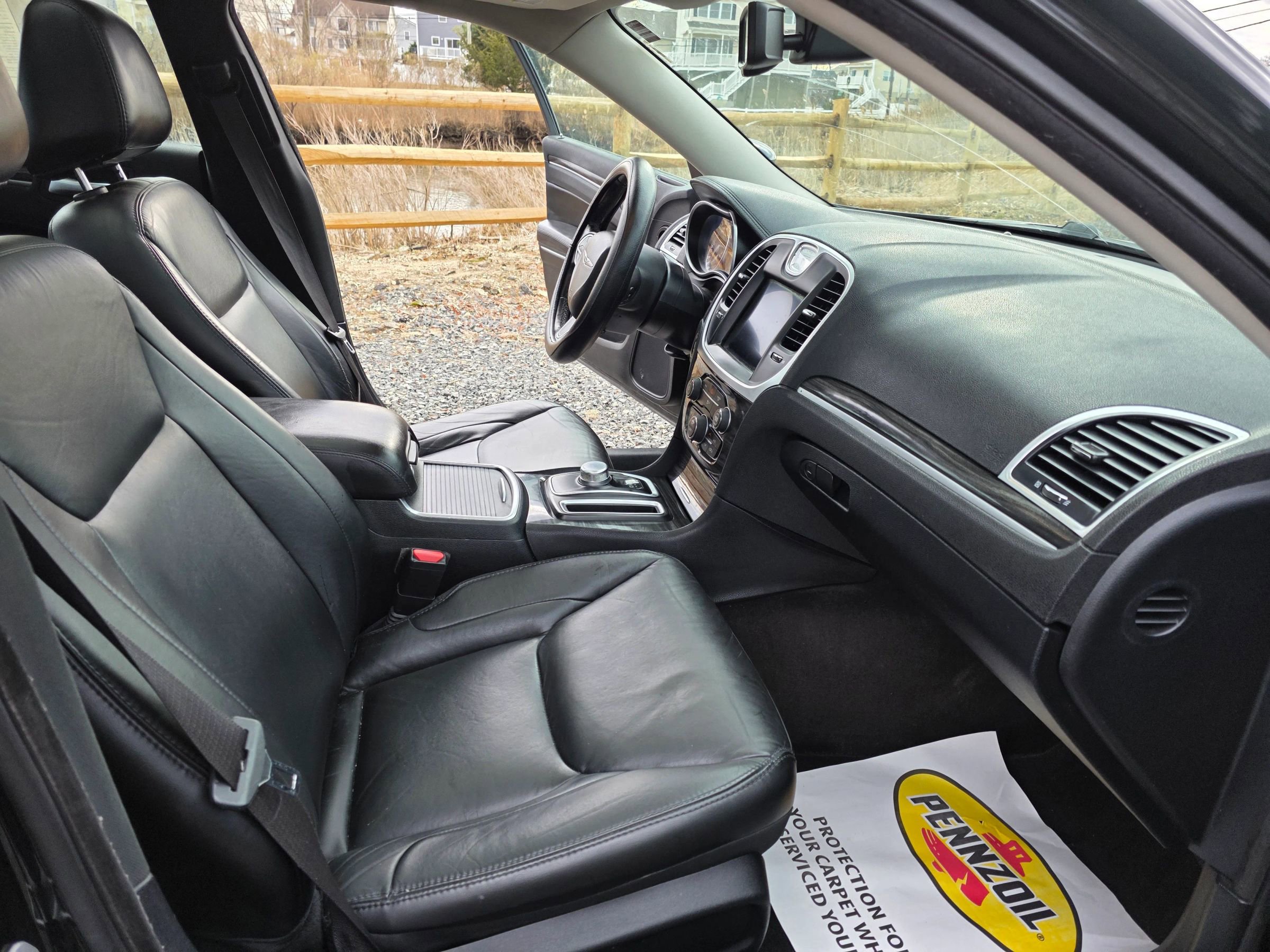 Used 2018 Chrysler 300 Touring L RWD image 14