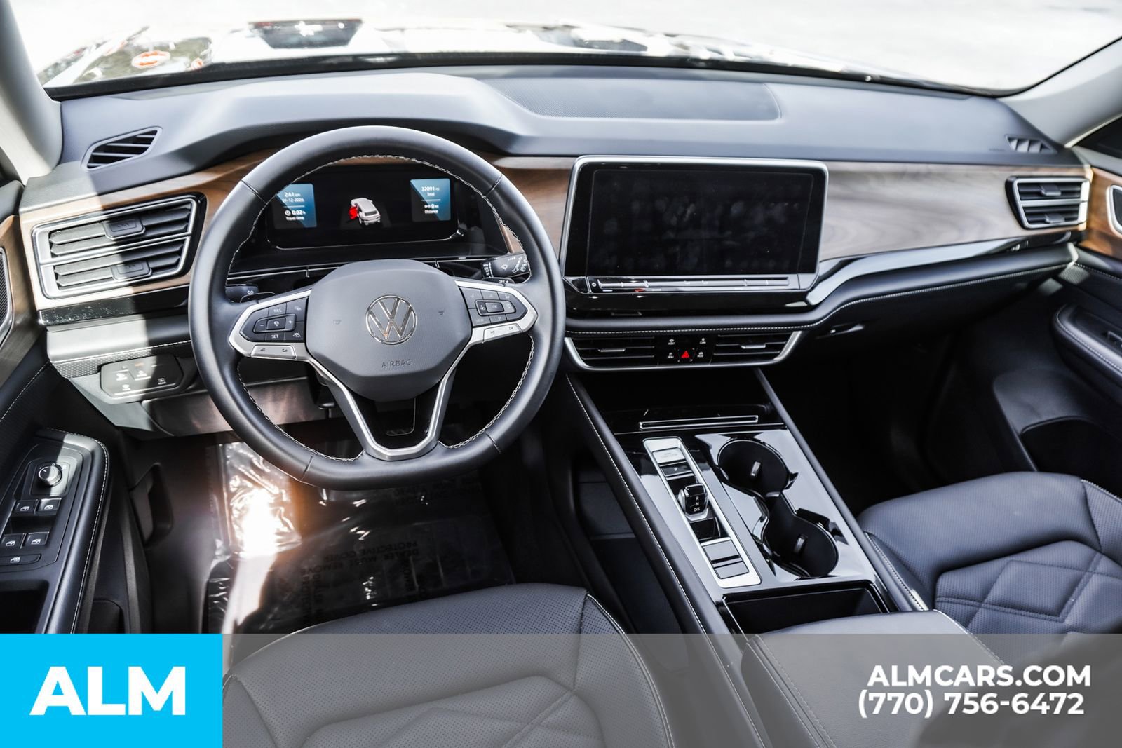 Used 2025 Volkswagen Atlas SE image 29