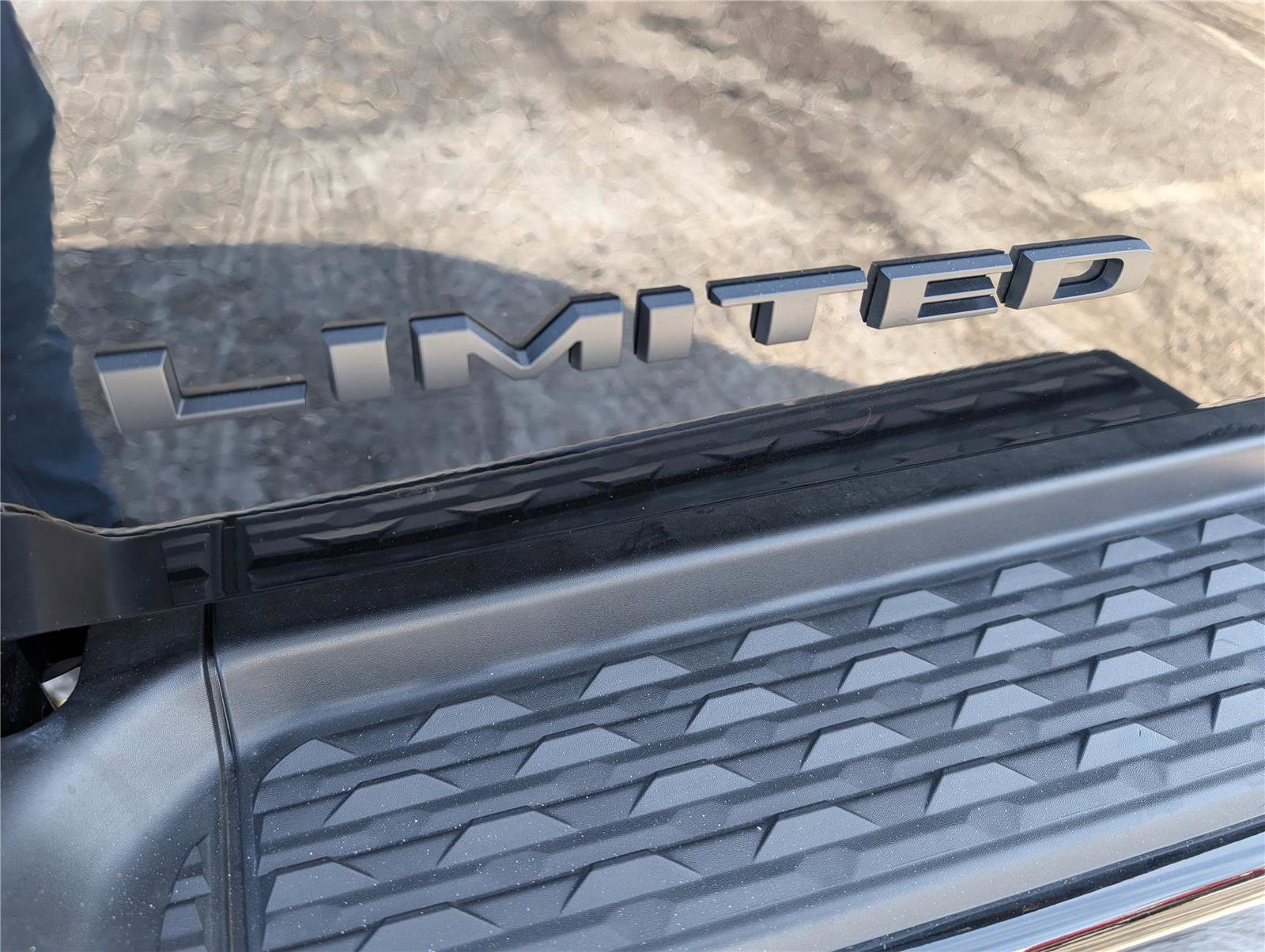 Used 2024 RAM 3500 Limited image 13