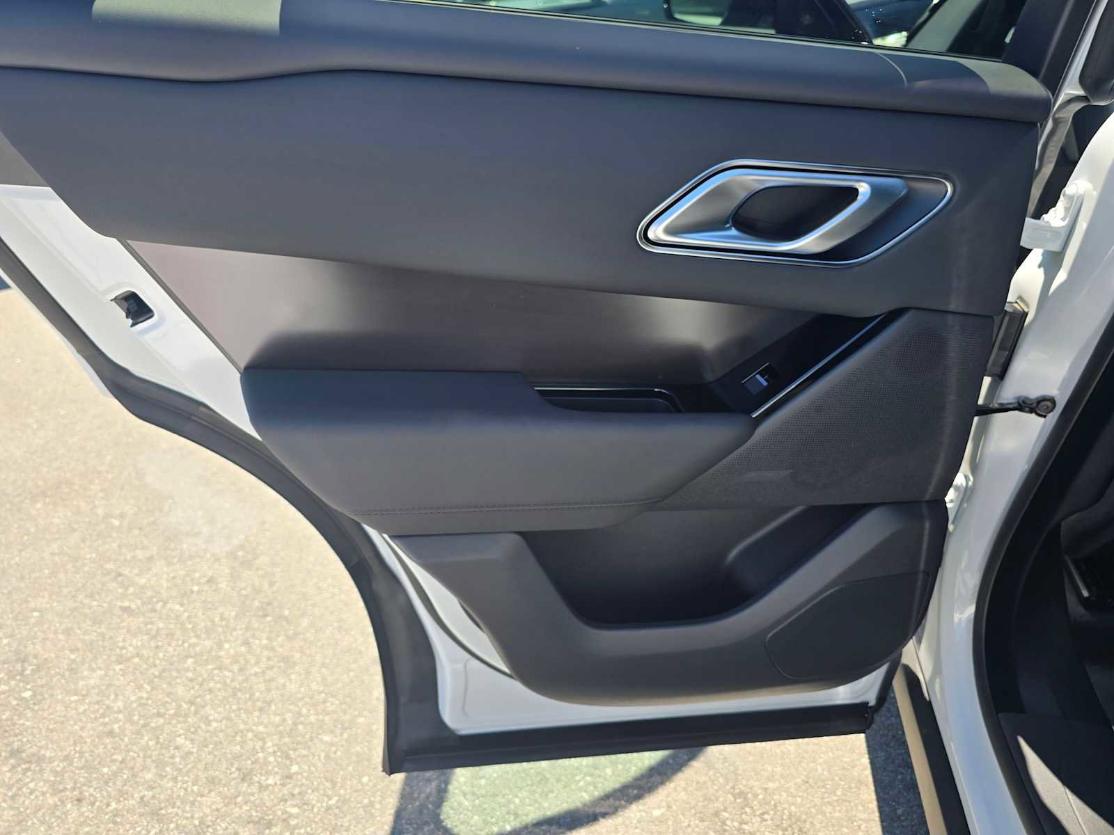 Used 2026 Land Rover Range Rover Velar Dynamic SE image 19