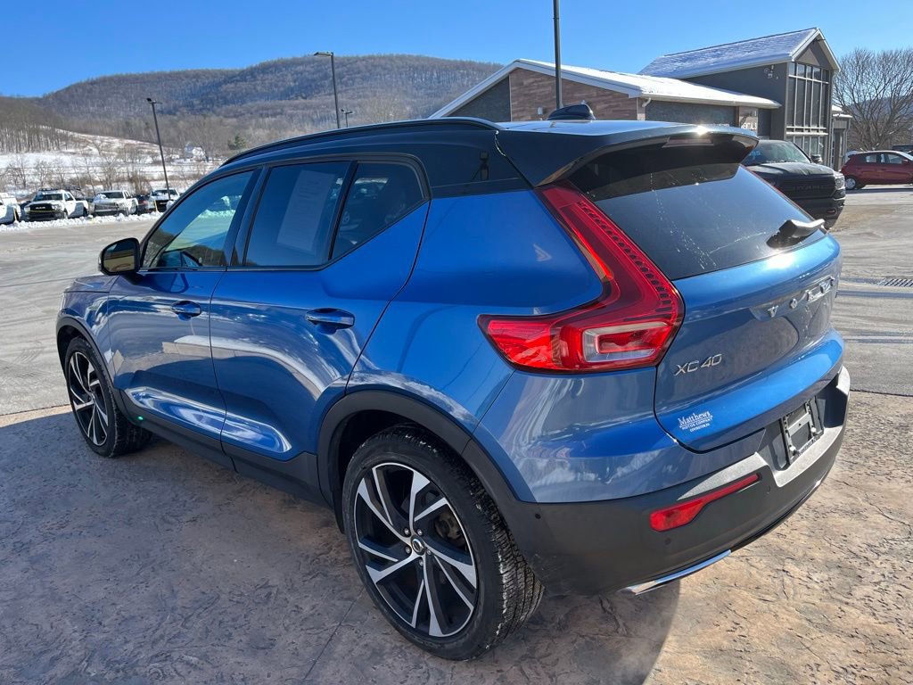 Used 2019 Volvo XC40 T5 R-Design image 7