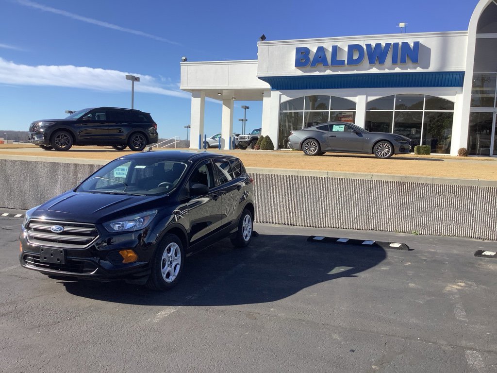 Used 2019 Ford Escape S image 3