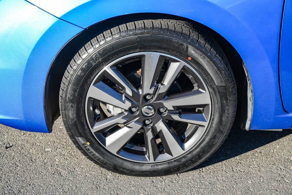 Used 2022 Nissan Versa SV image 11