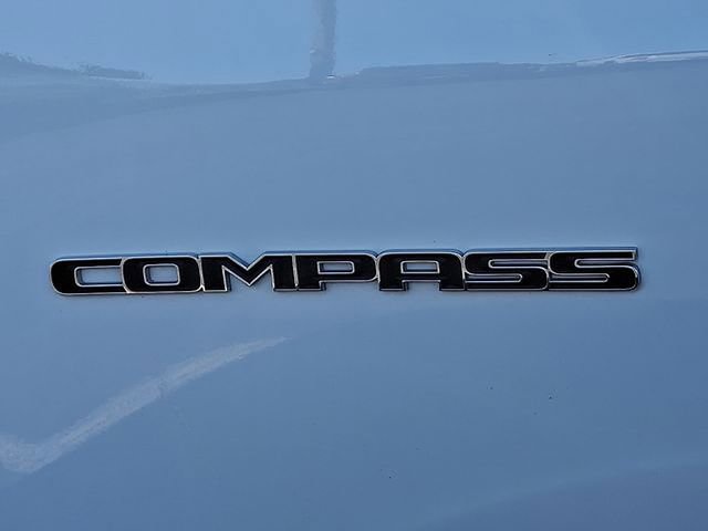 Used 2024 Jeep Compass Latitude image 29