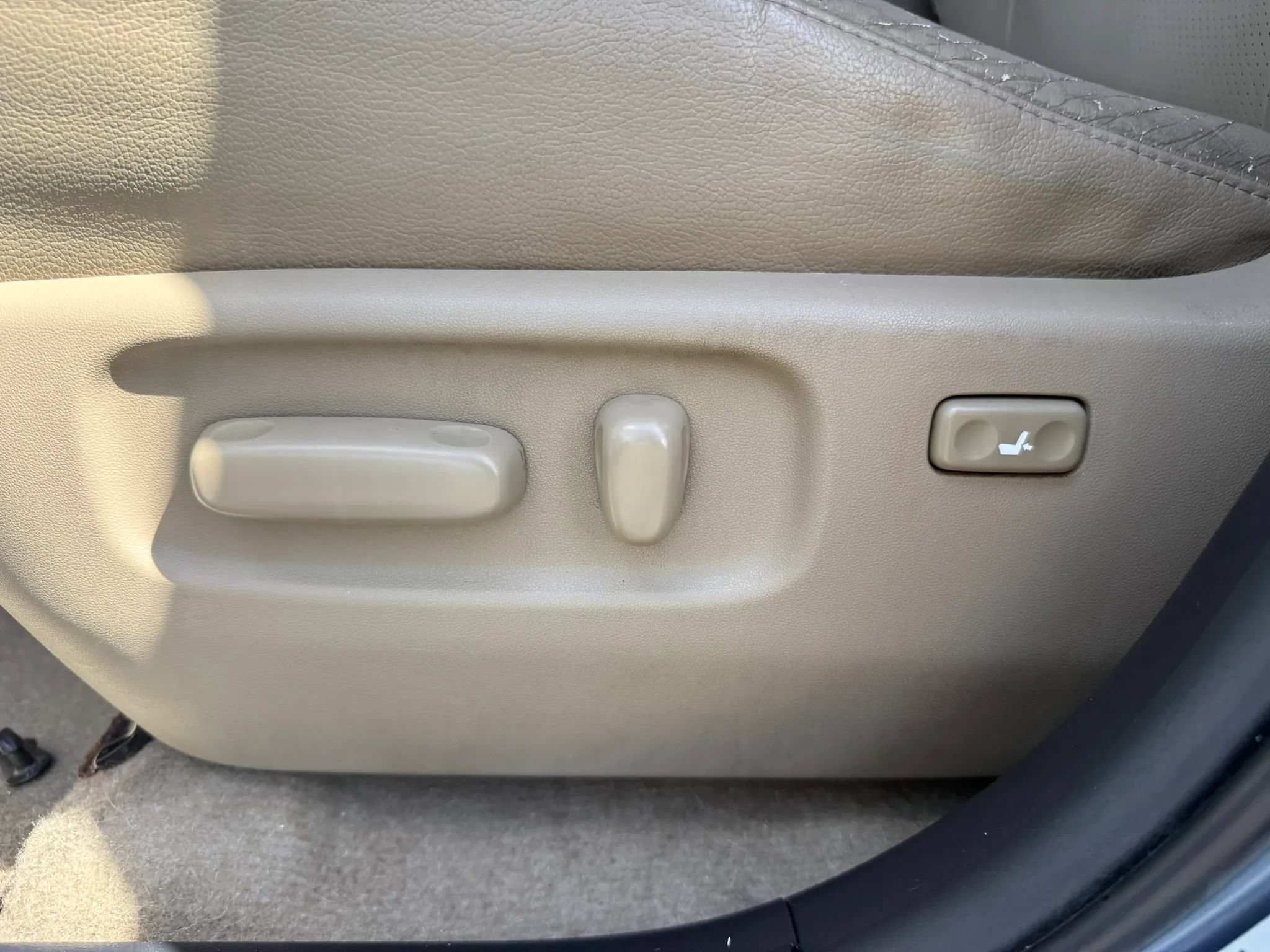 Used 2012 Toyota RAV4 Limited w/ Premium Plus Value Pkg AWD/4WD image 24