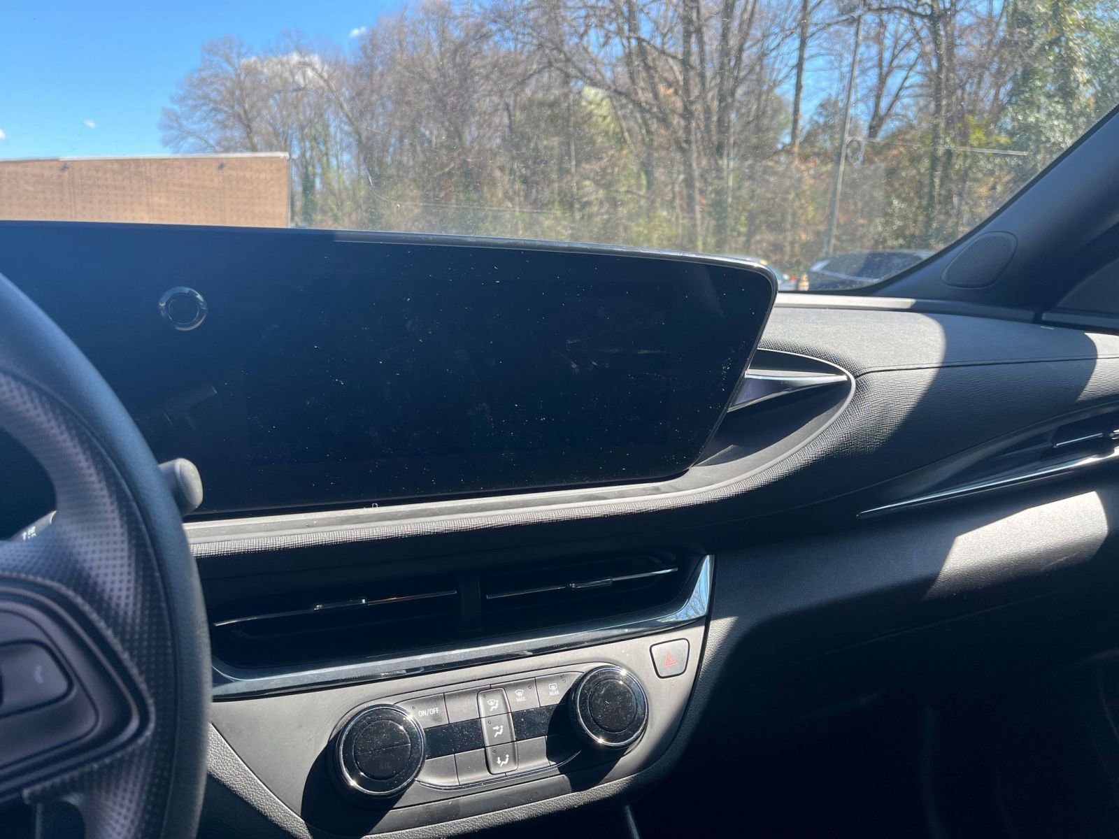 Used 2025 Buick Envista Preferred image 17