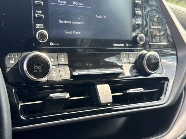 Used 2021 Toyota Highlander XLE image 18