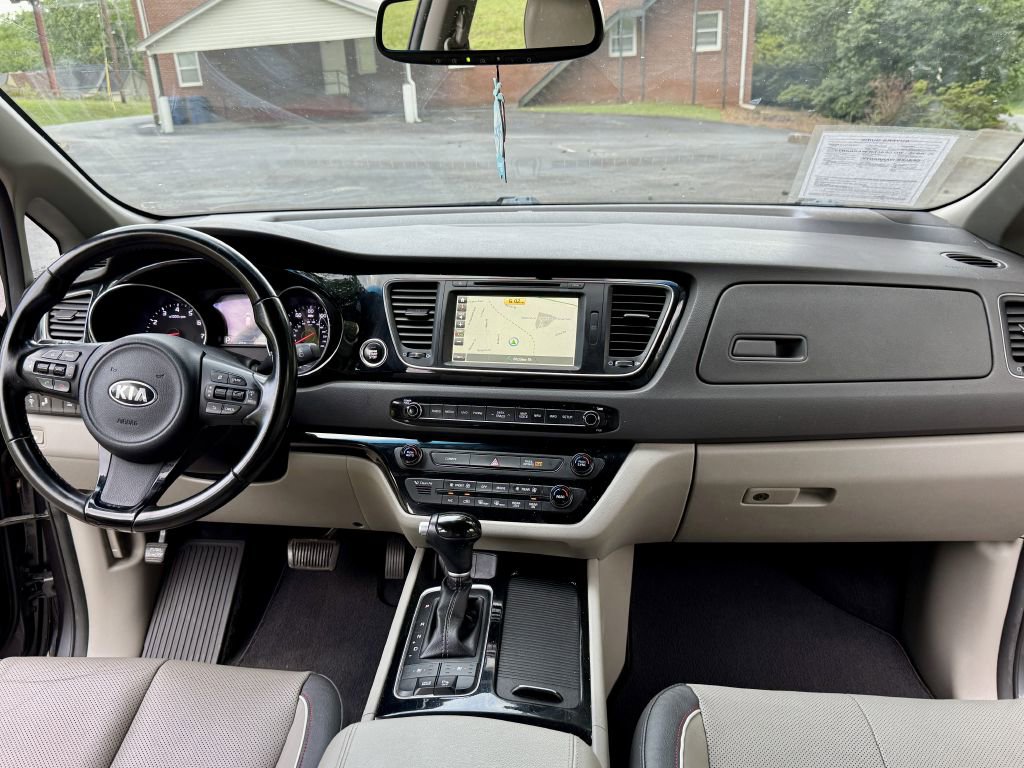 Used 2015 Kia Sedona SX FWD image 11