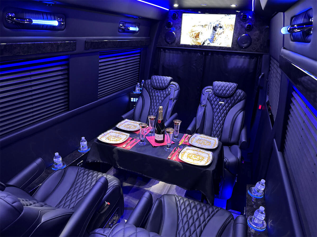 Used 2024 Mercedes-Benz Sprinter 2500 image 3