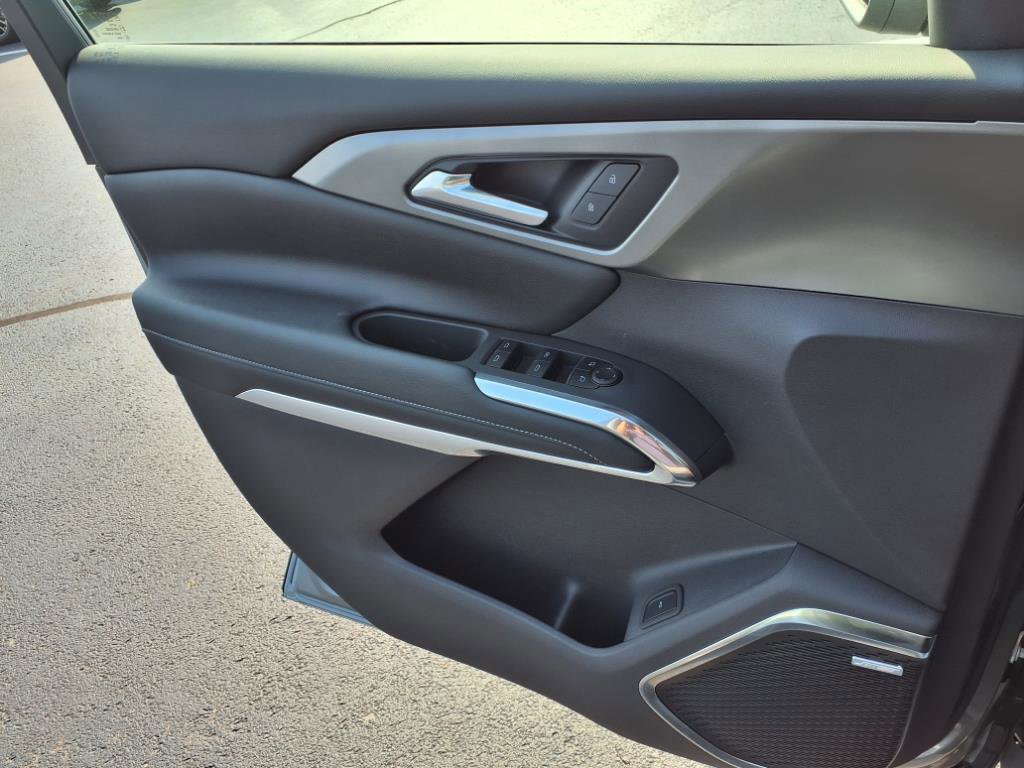 New 2026 Chevrolet Traverse LT w/ Enhanced Driving Package image 18