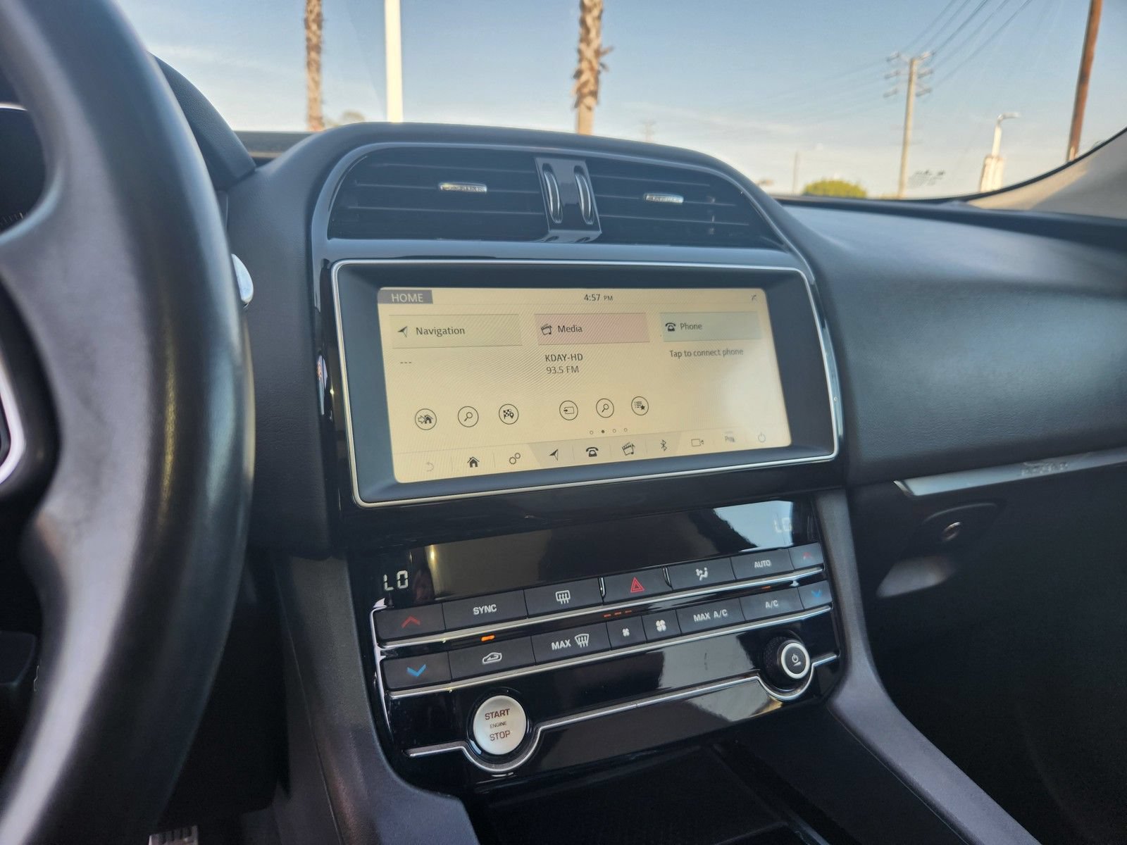 Used 2019 Jaguar F-PACE Premium AWD/4WD image 22