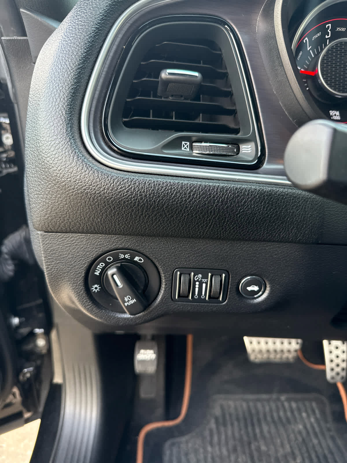 Used 2015 Dodge Challenger R/T Plus image 15