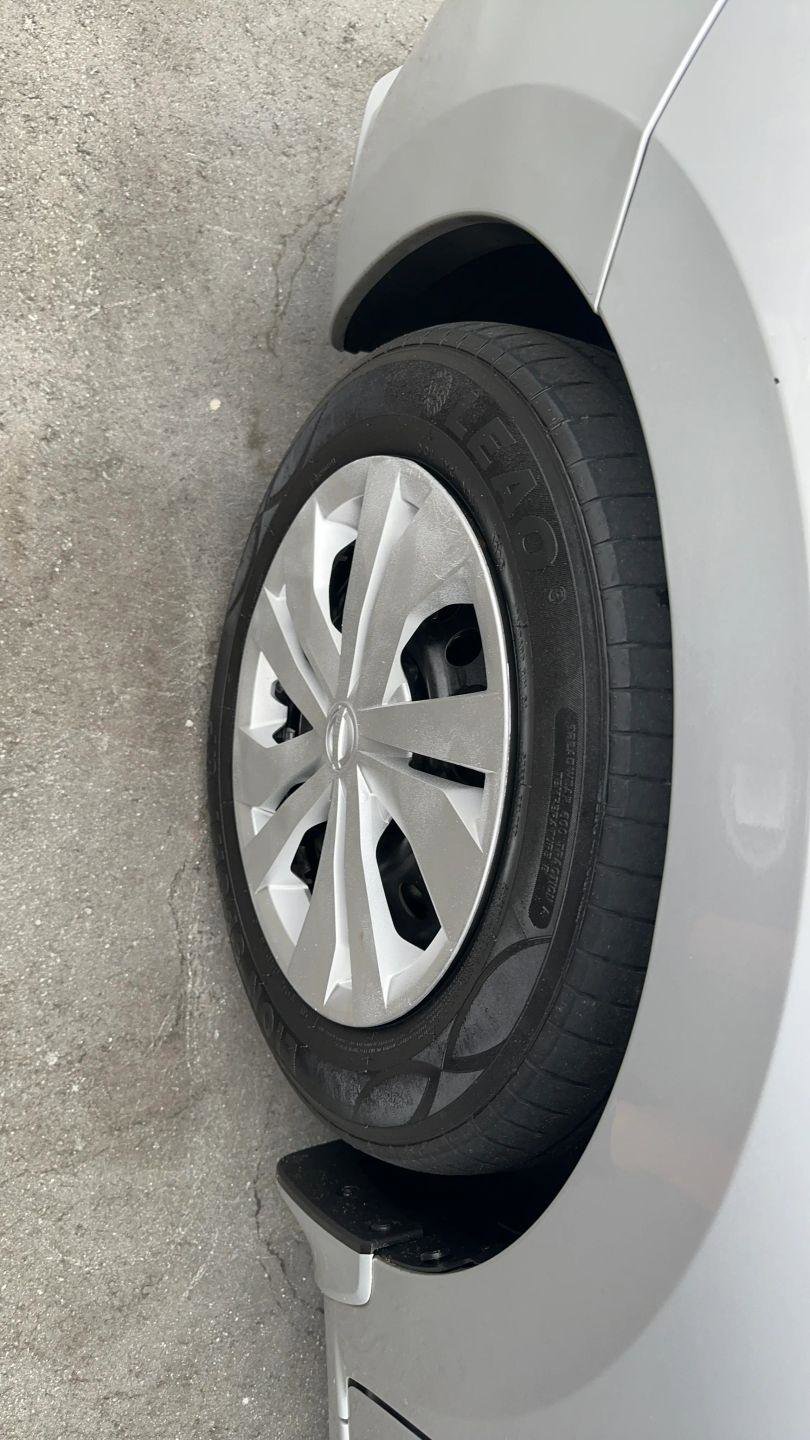 Used 2021 Nissan Versa S image 41