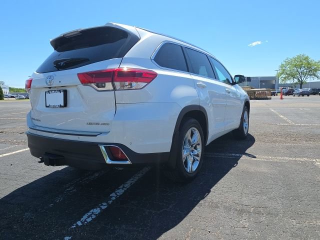 Used 2019 Toyota Highlander Limited AWD/4WD image 3