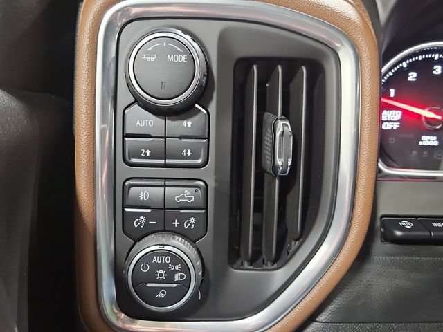 Used 2020 Chevrolet Silverado 1500 High Country w/ Technology Package AWD/4WD image 18