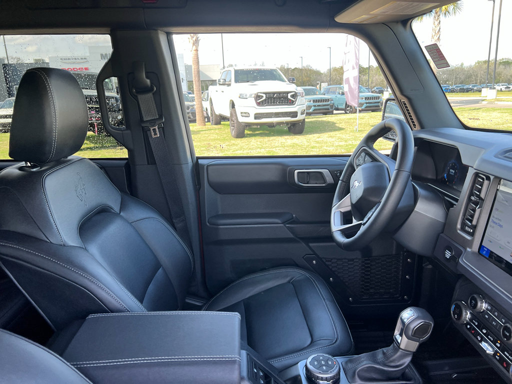 Used 2025 Ford Bronco Badlands image 11