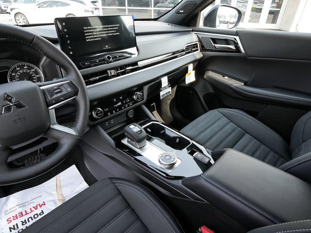 New 2026 Mitsubishi Outlander LE AWD/4WD image 35