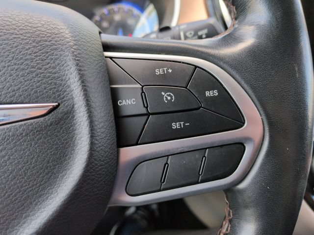 Used 2018 Chrysler Pacifica Touring-L Plus w/ Tire & Wheel Group FWD image 37