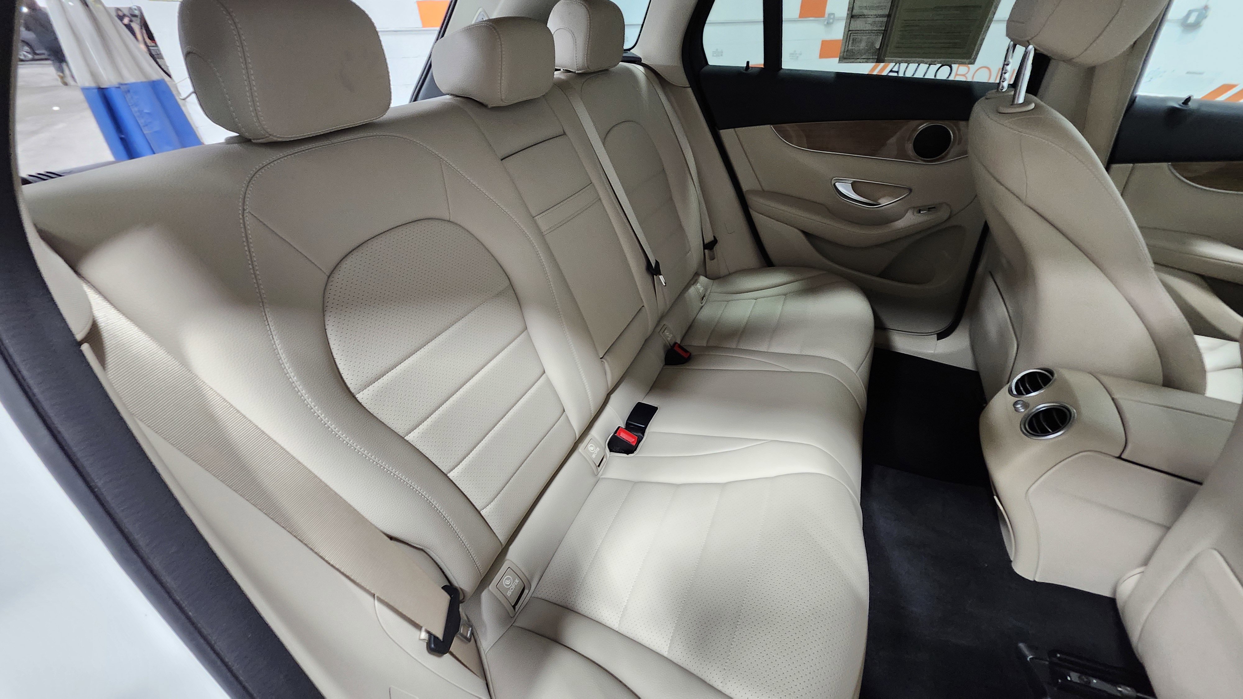 Used 2019 Mercedes-Benz GLC 300 w/ Premium Package image 20