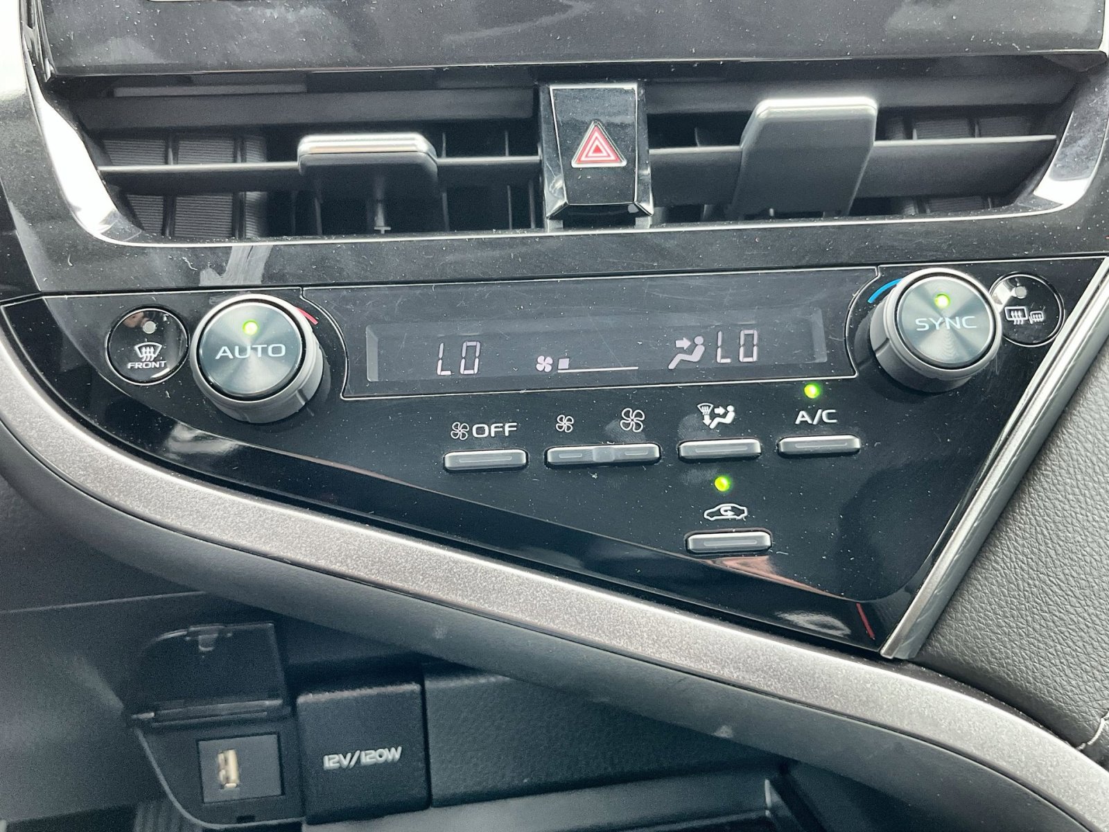Used 2023 Toyota Camry SE image 20