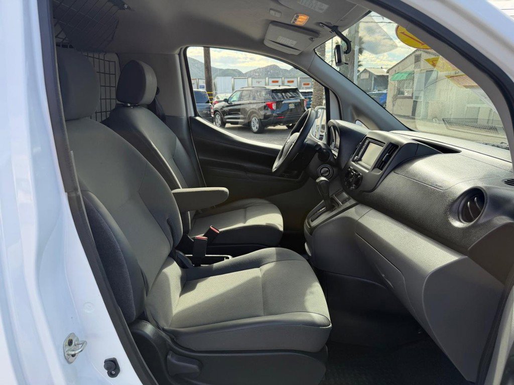 Used 2021 Nissan NV200 SV w/ Sliding Door Glass Package image 30