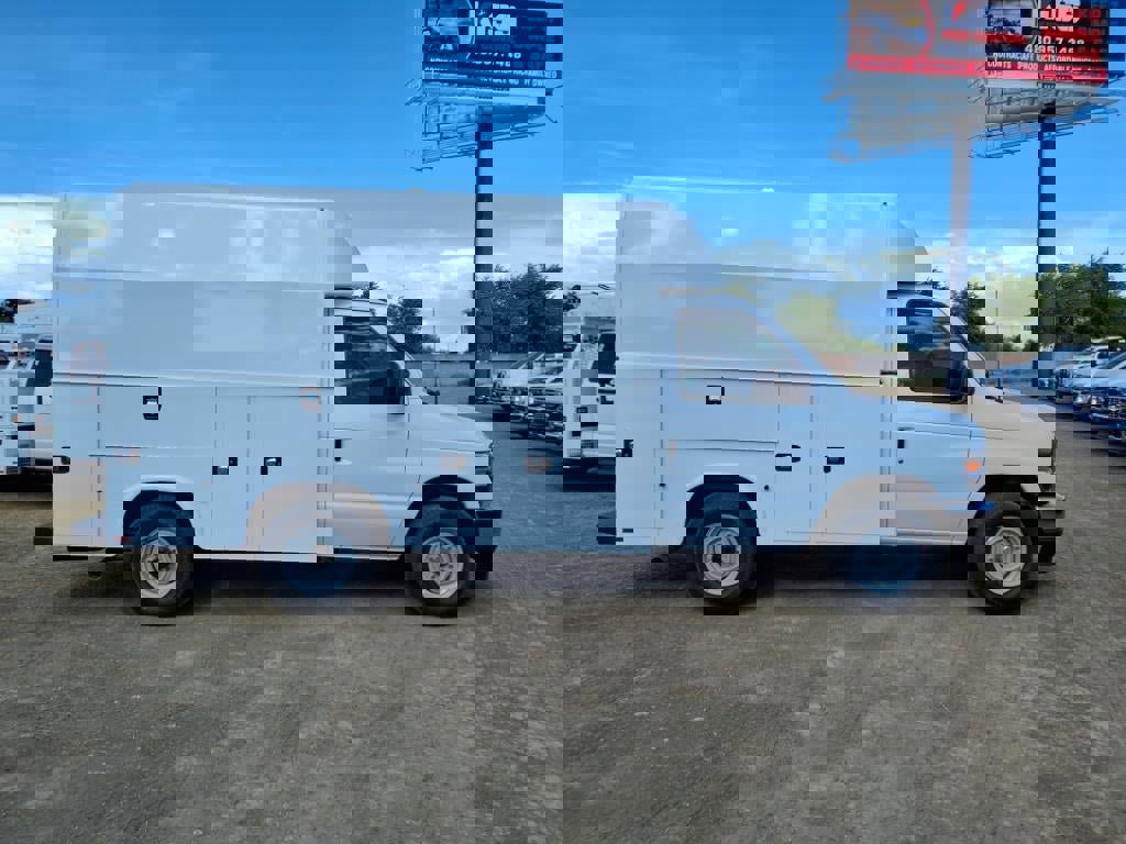 New 2026 Ford E-350 and Econoline 350 Super Duty w/ Power Equipment Group image 3