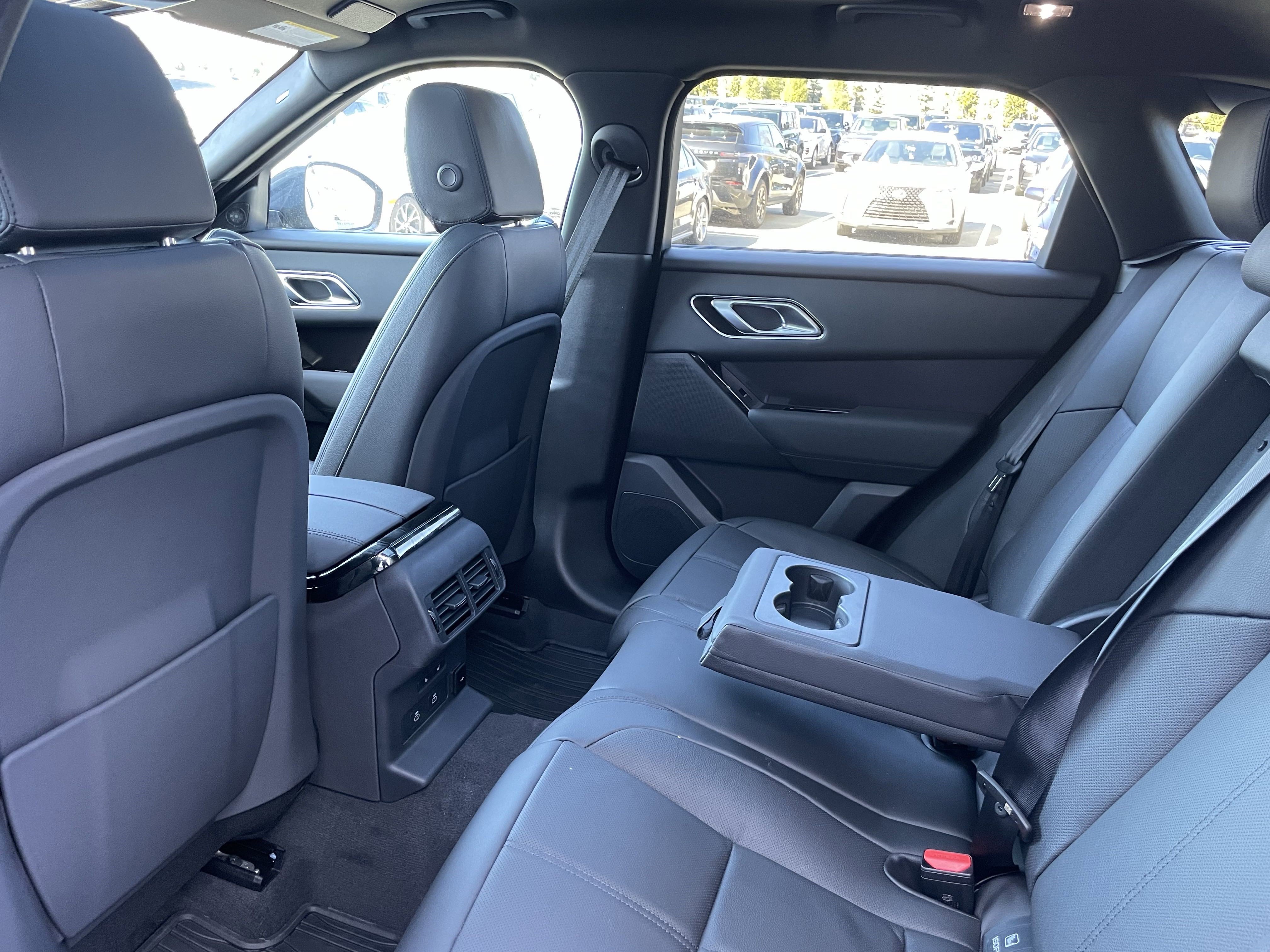 New 2026 Land Rover Range Rover Velar Dynamic SE image 30