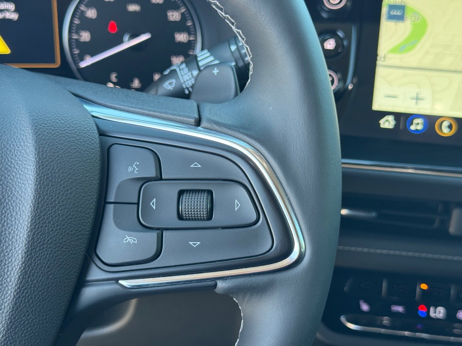 Used 2022 Buick Envision Essence w/ Technology Package II image 23