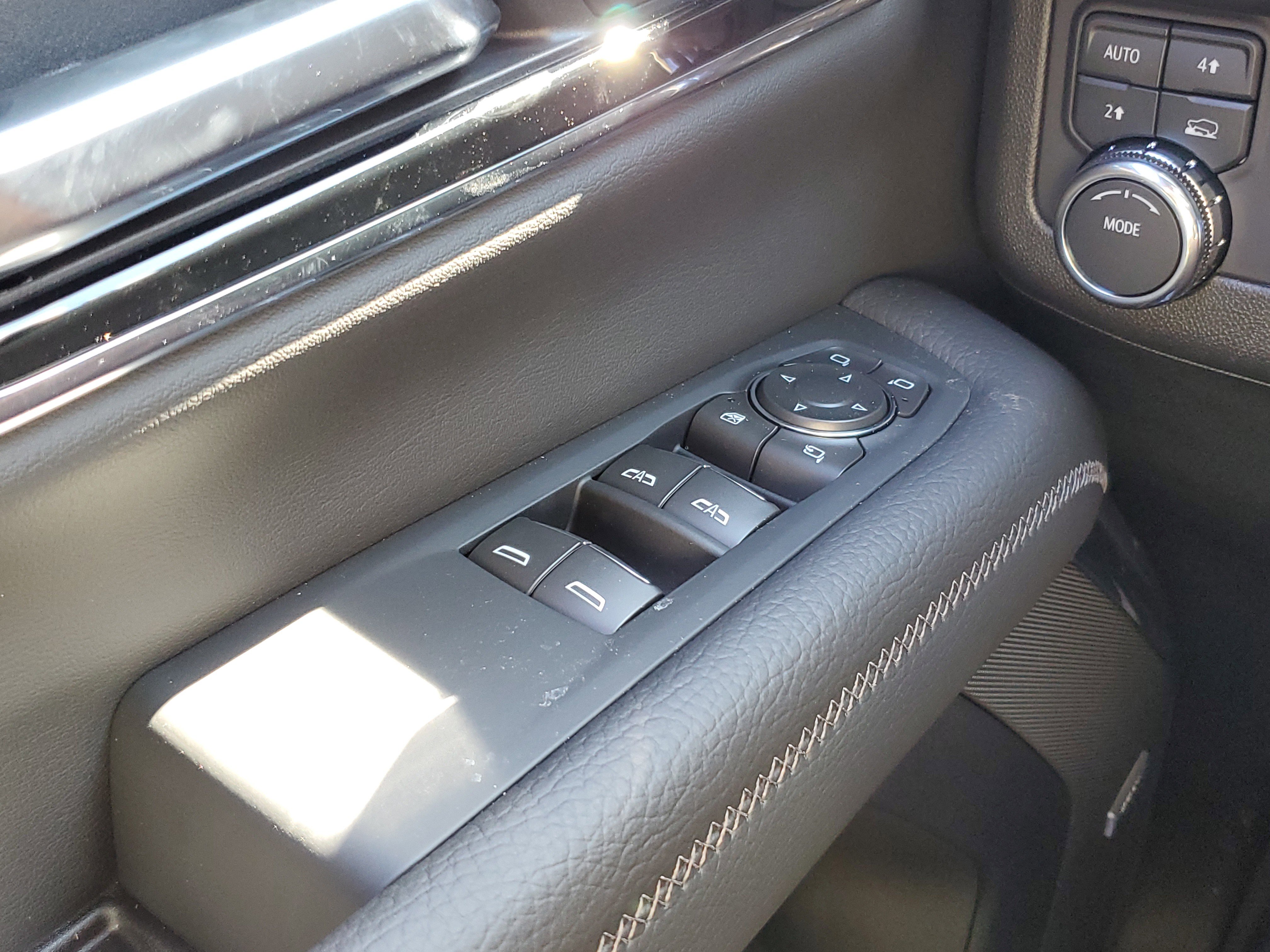 New 2025 GMC Yukon XL Denali w/ Sun & Power Step Package image 26