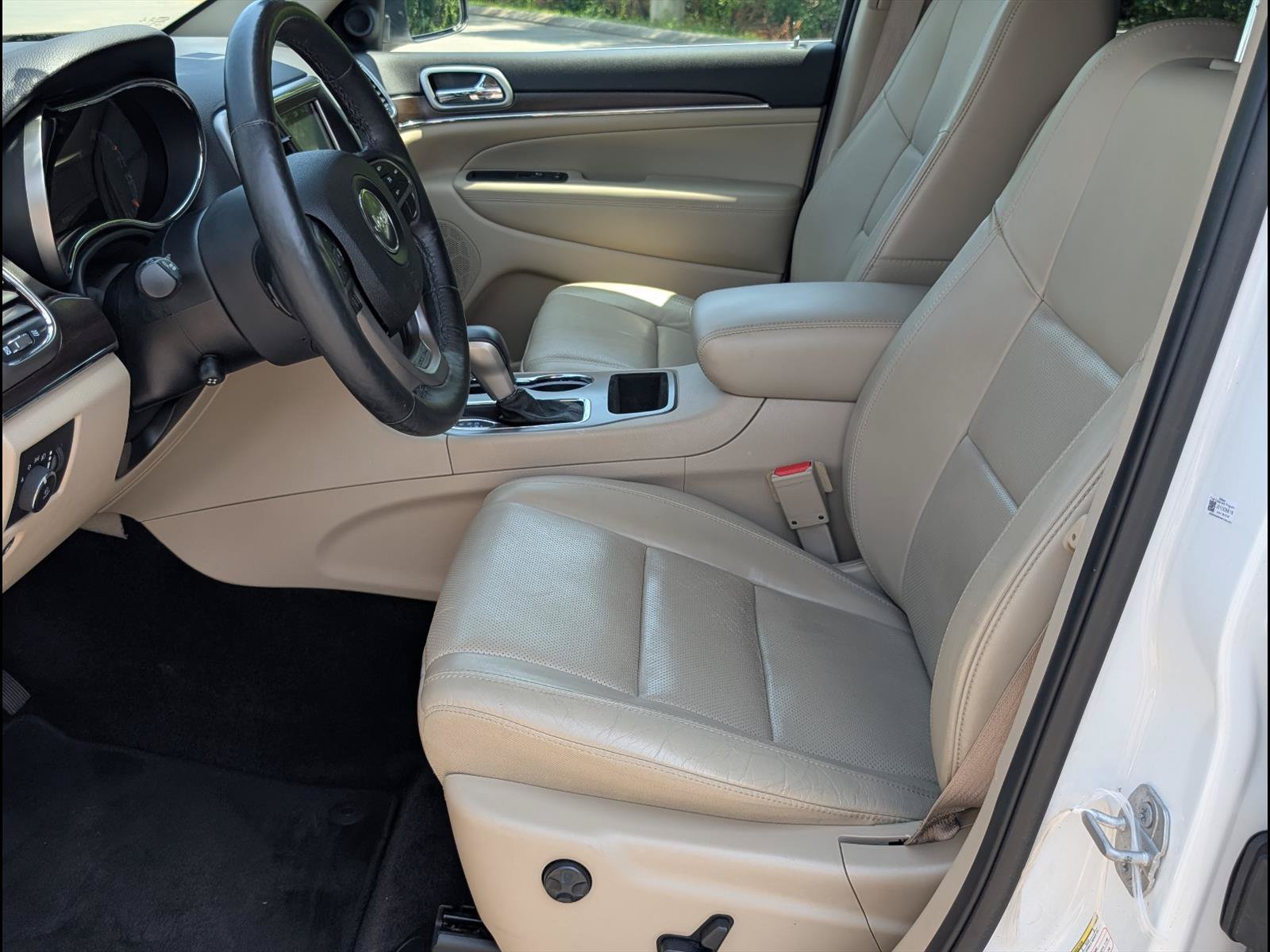 Used 2018 Jeep Grand Cherokee Limited w/ Luxury Group II RWD image 15