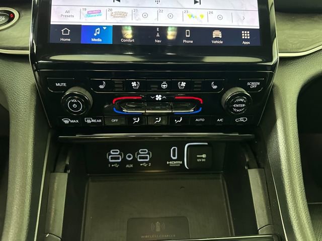 Used 2023 Jeep Grand Cherokee 4WD 4xe w/ Luxury Tech Group II image 23