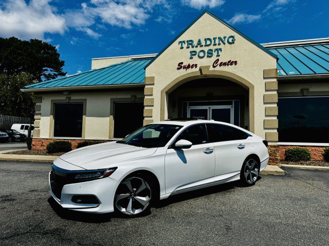 Used 2020 Honda Accord Touring image 2