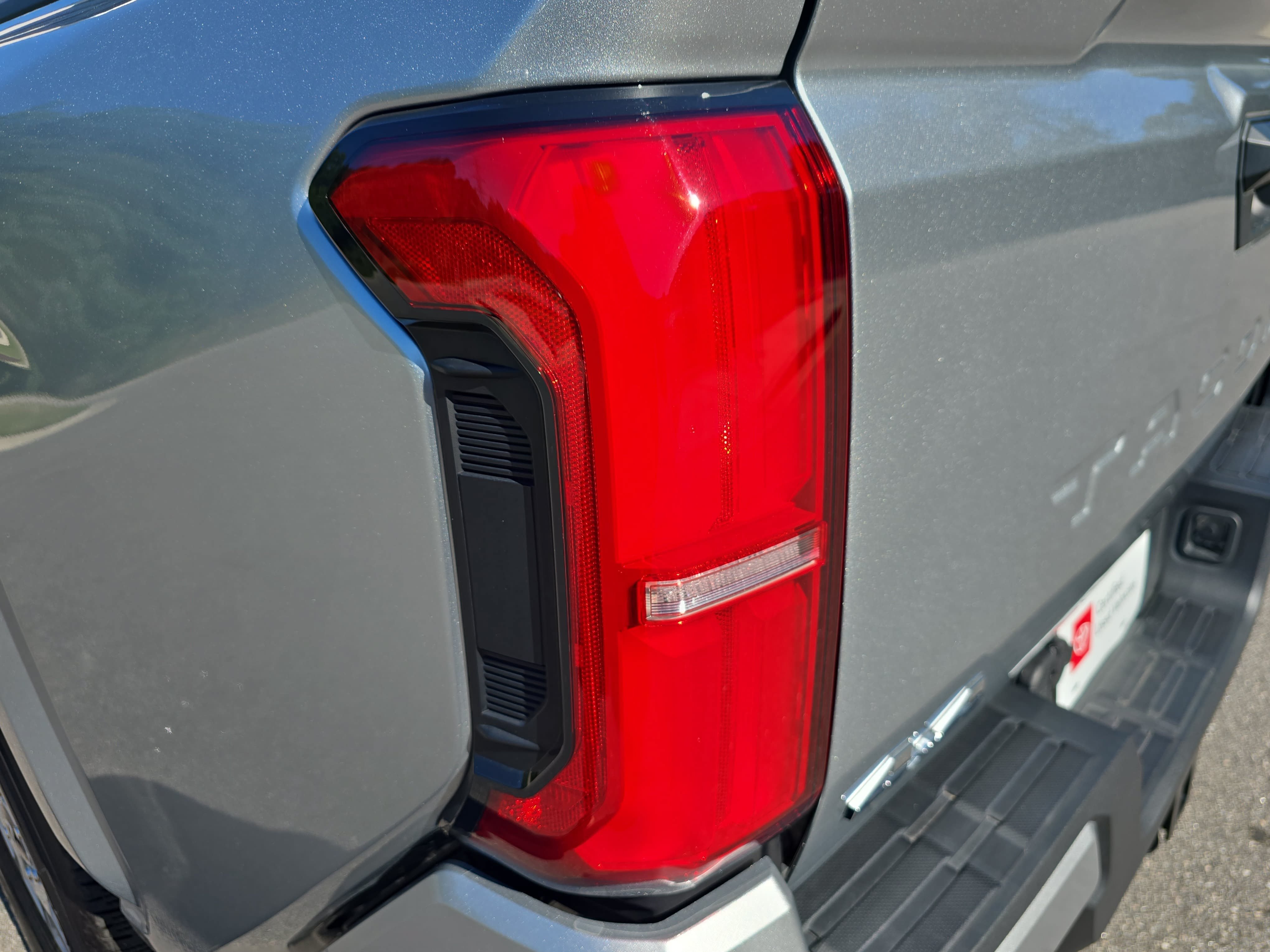 Certified 2024 Toyota Tacoma SR5 AWD/4WD image 36